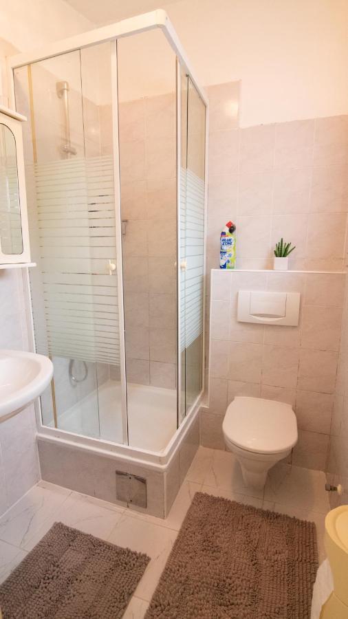Small-Comfy Guest House In Donaustadt Garden - Not Shared! เวียนนา ภายนอก รูปภาพ