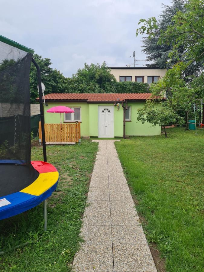 Small-Comfy Guest House In Donaustadt Garden - Not Shared! เวียนนา ภายนอก รูปภาพ